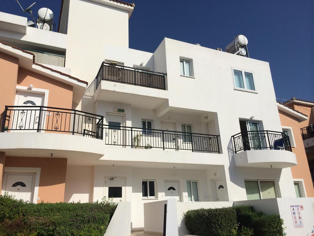 Ithaki Gardens Apartment 107 Пафос Стая снимка